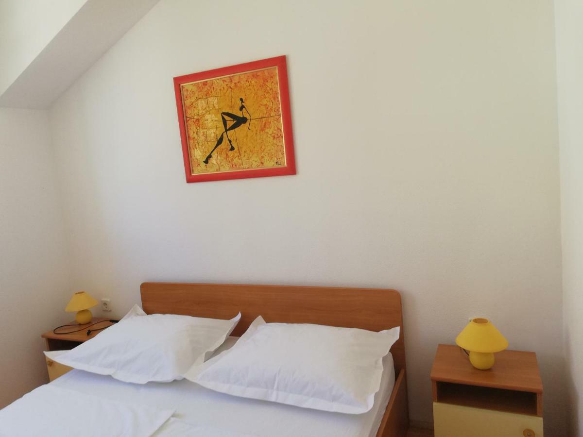 Apartmani Marija Примоштен Экстерьер фото