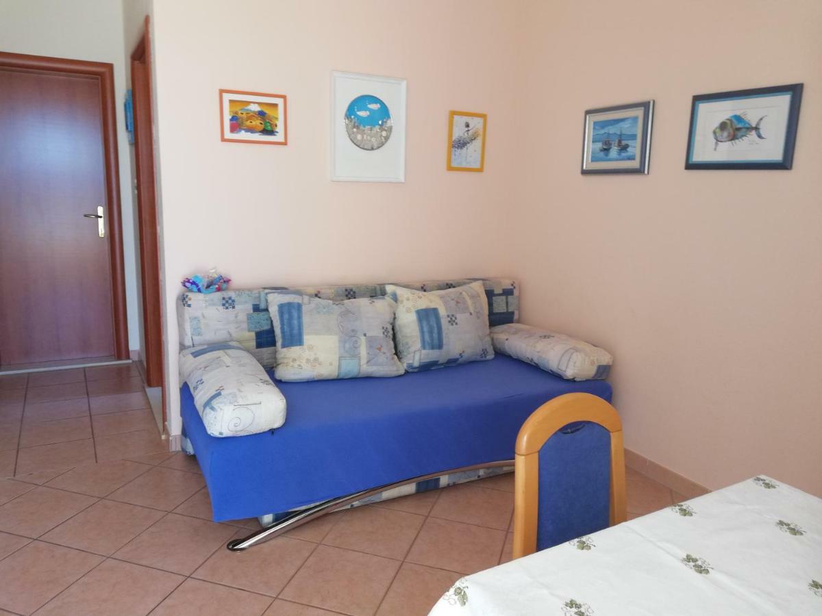 Apartmani Marija Примоштен Экстерьер фото
