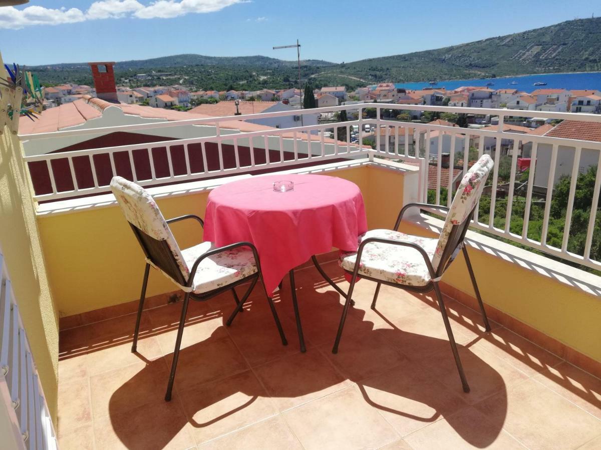 Apartmani Marija Примоштен Экстерьер фото