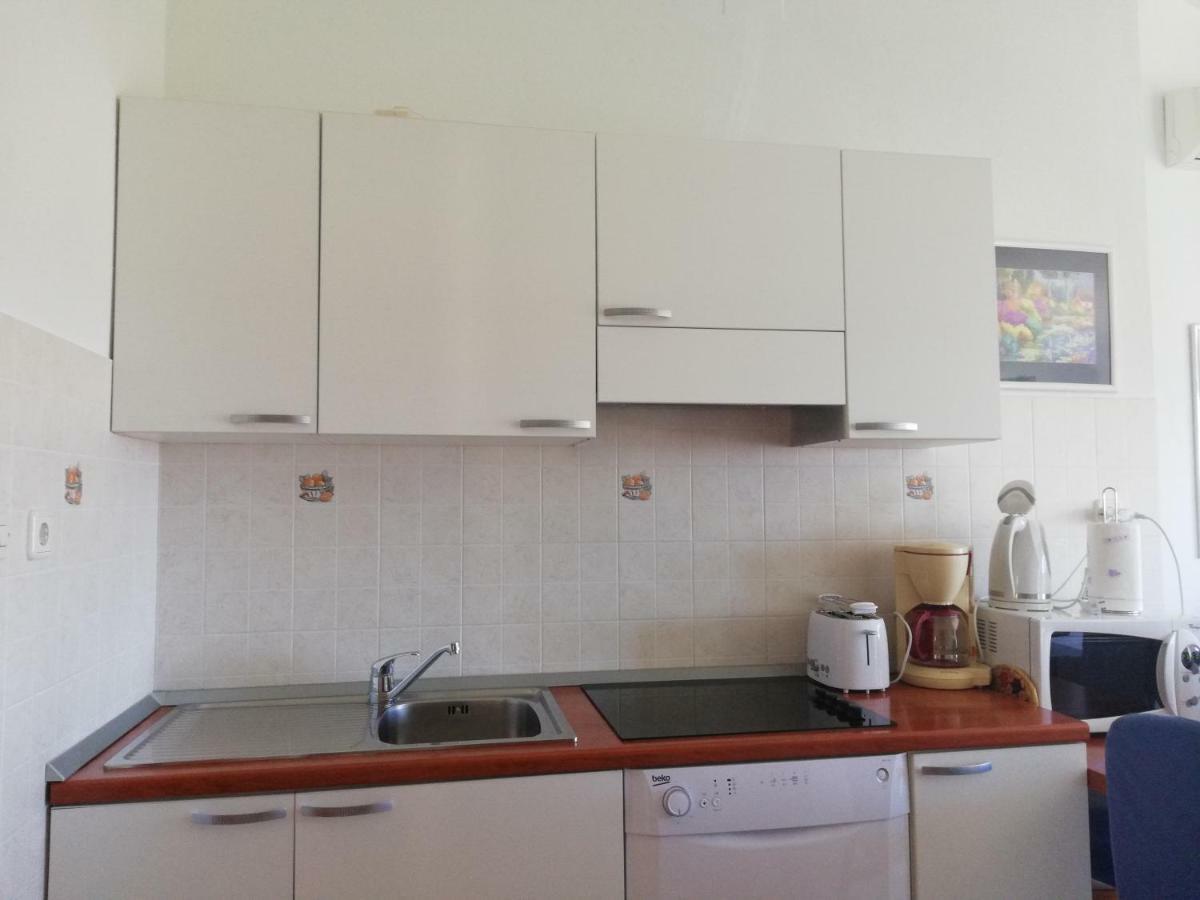 Apartmani Marija Примоштен Экстерьер фото