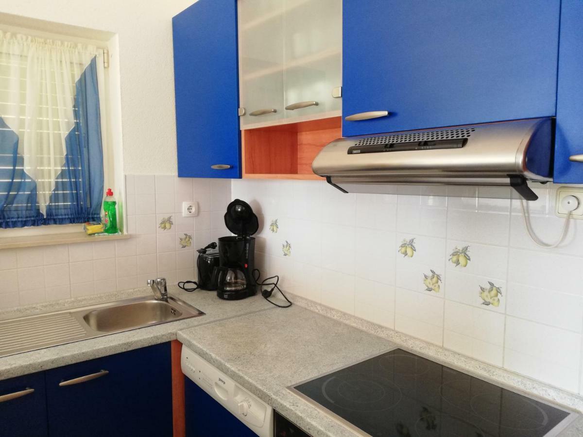 Apartmani Marija Примоштен Экстерьер фото