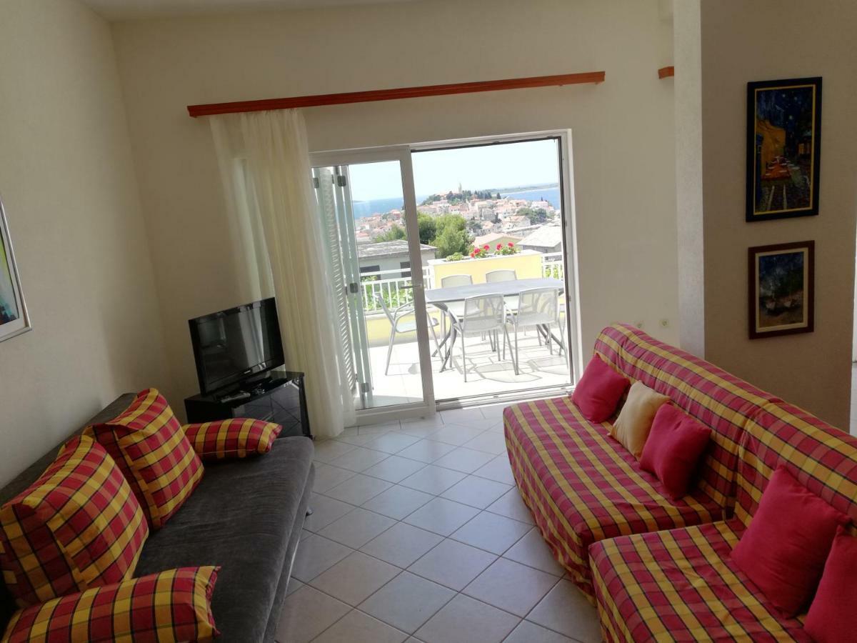 Apartmani Marija Примоштен Экстерьер фото