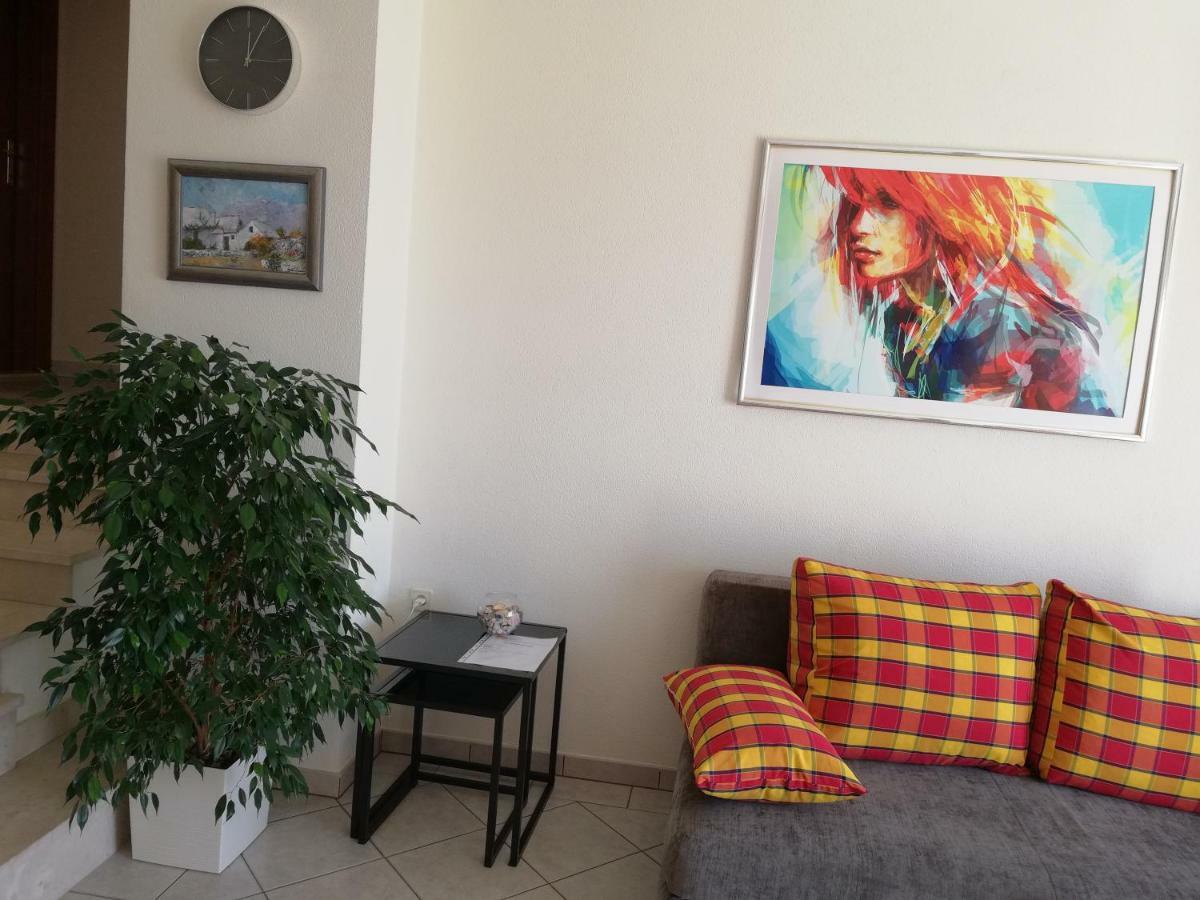 Apartmani Marija Примоштен Экстерьер фото